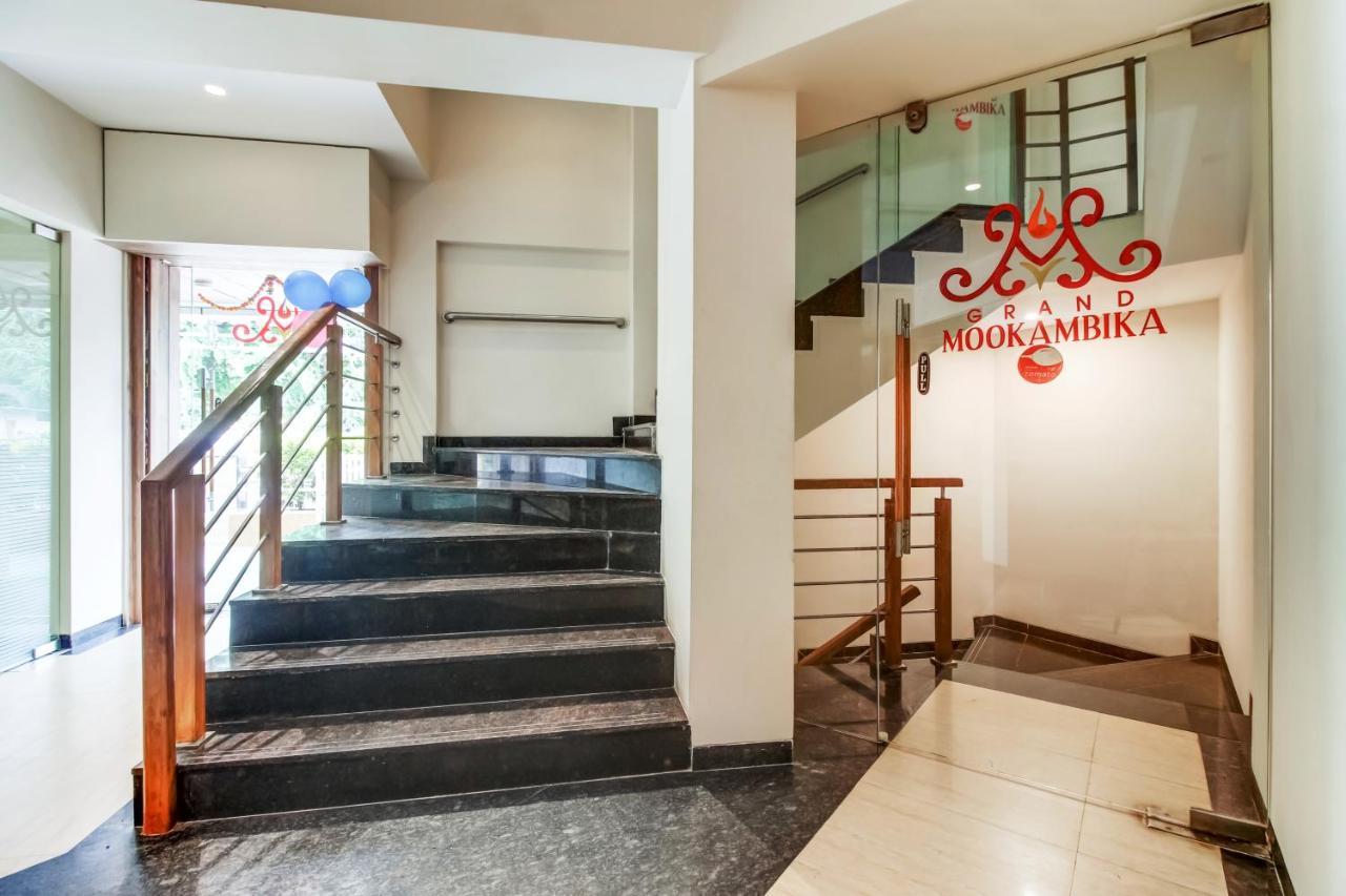 Grand Mookambika Hotel Navi Mumbai Eksteriør billede