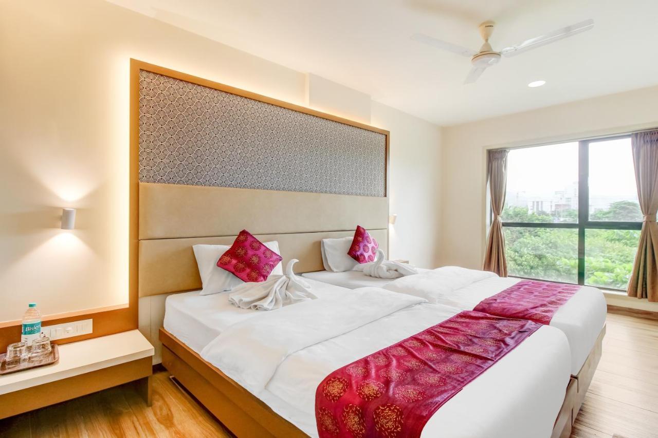 Grand Mookambika Hotel Navi Mumbai Eksteriør billede