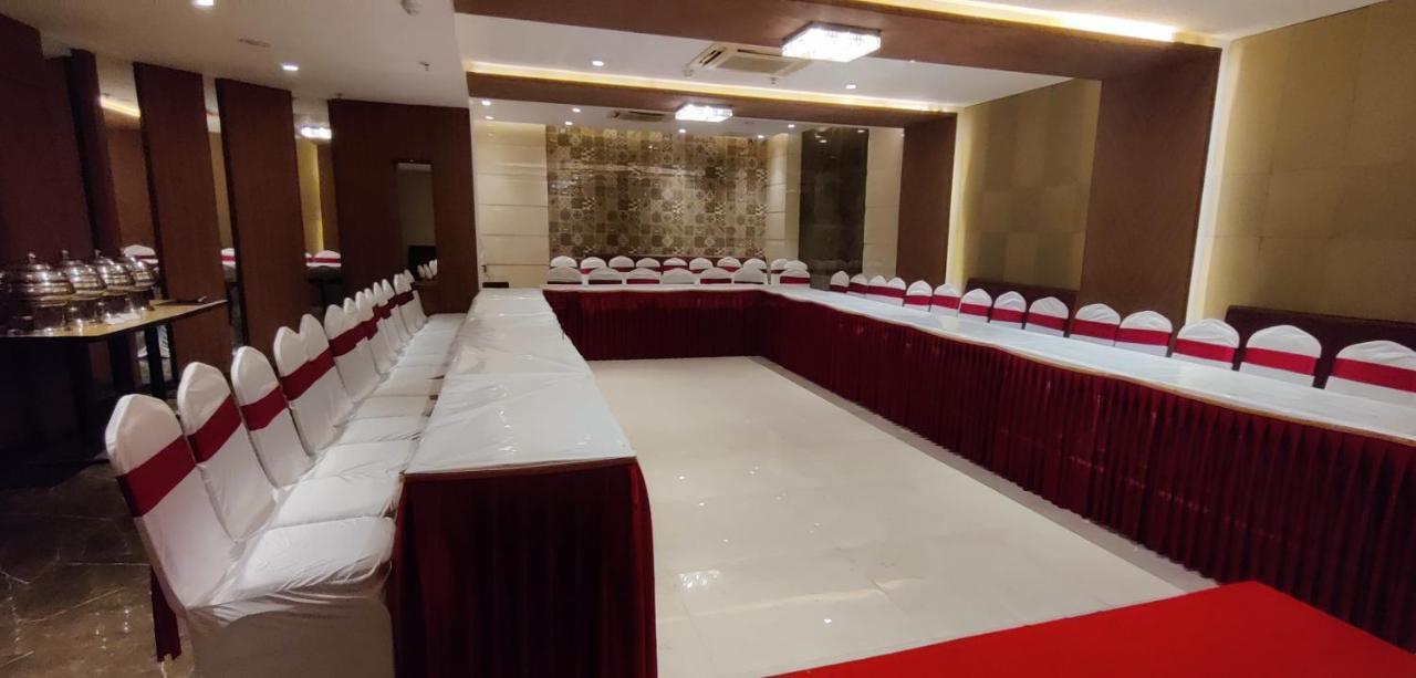 Grand Mookambika Hotel Navi Mumbai Eksteriør billede