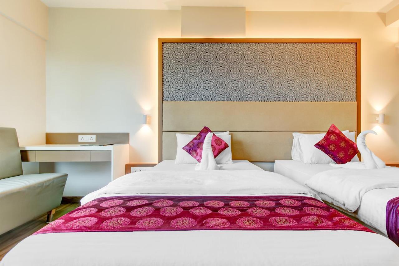 Grand Mookambika Hotel Navi Mumbai Eksteriør billede