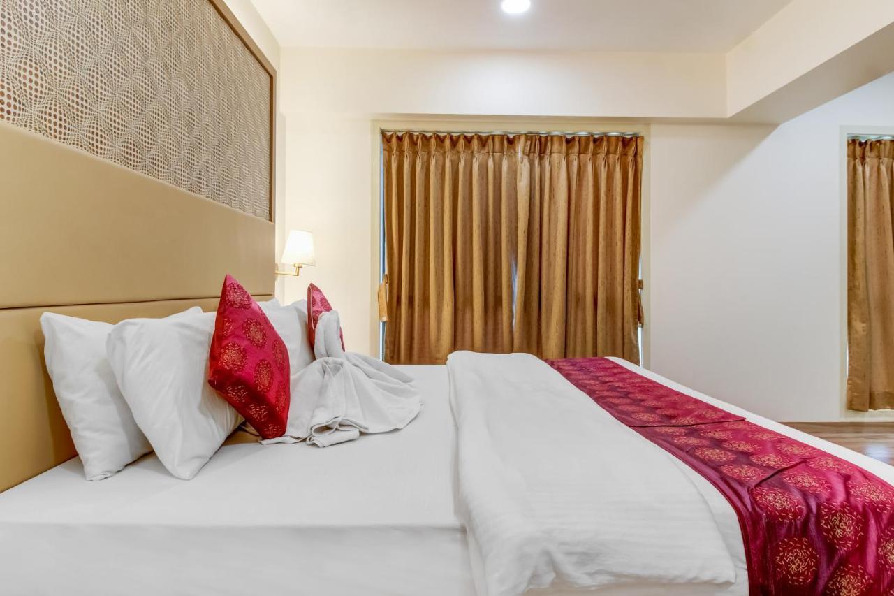 Grand Mookambika Hotel Navi Mumbai Eksteriør billede