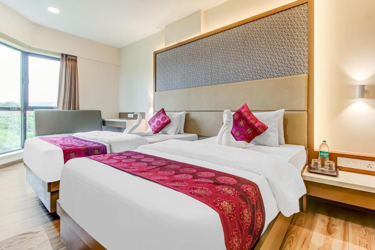 Grand Mookambika Hotel Navi Mumbai Eksteriør billede