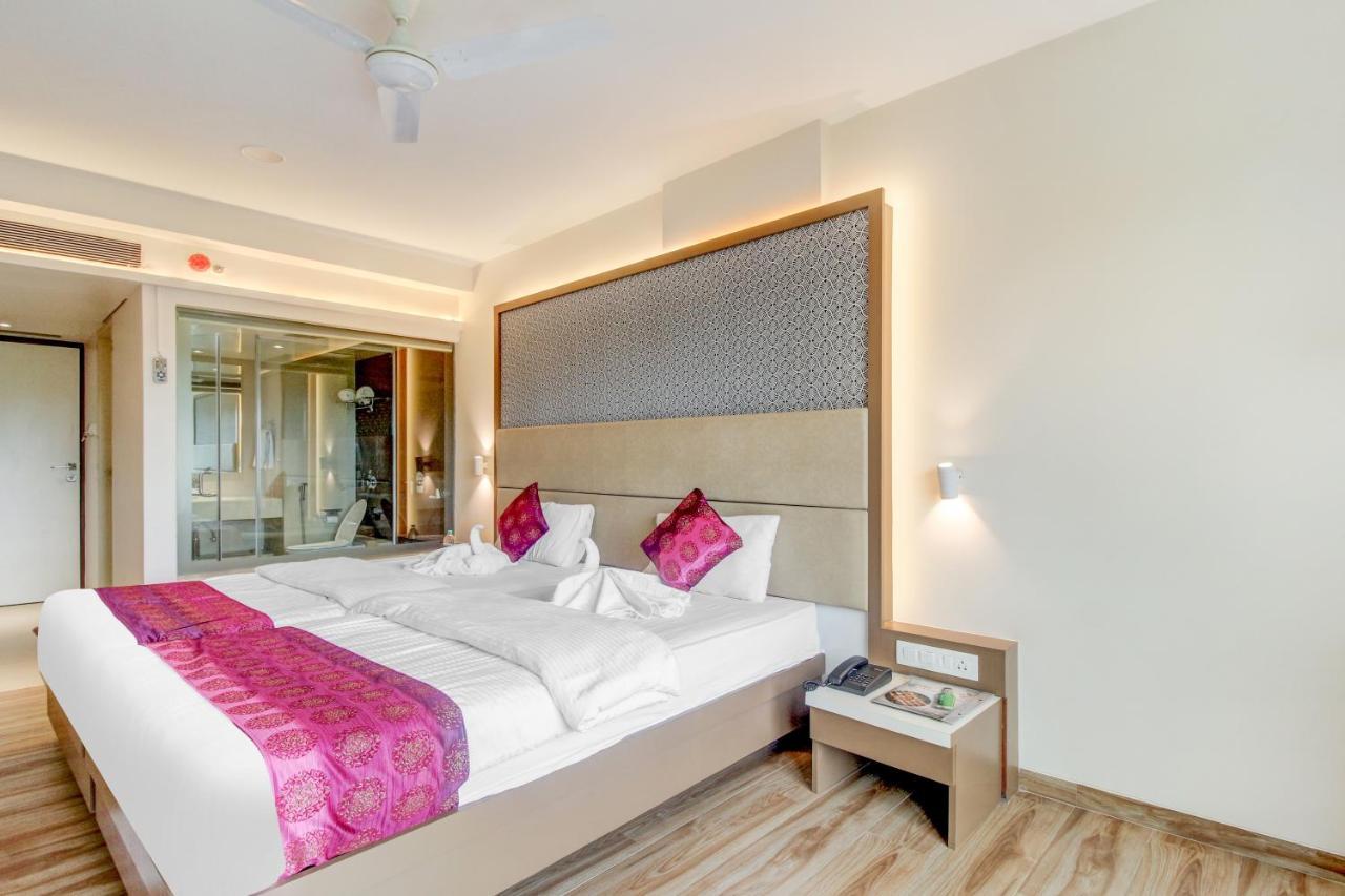 Grand Mookambika Hotel Navi Mumbai Eksteriør billede