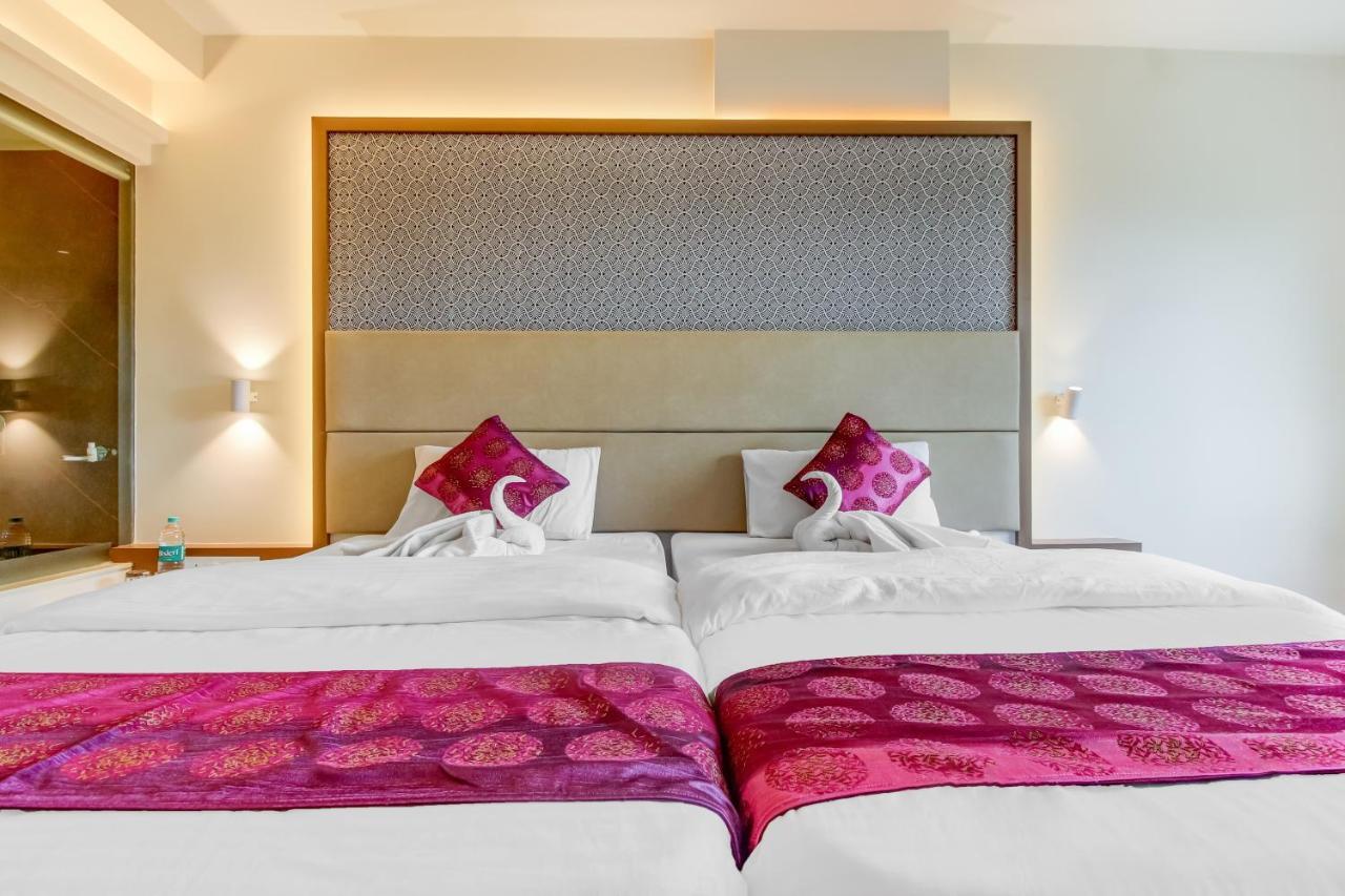Grand Mookambika Hotel Navi Mumbai Eksteriør billede