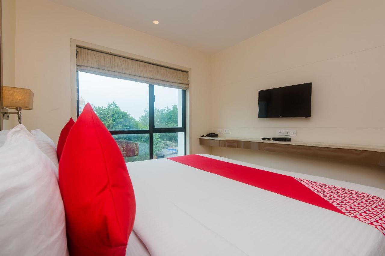 Grand Mookambika Hotel Navi Mumbai Eksteriør billede
