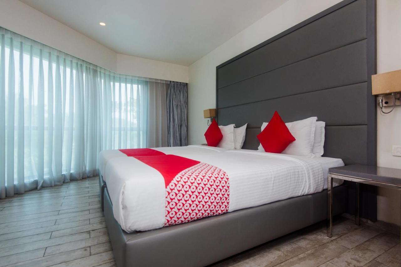 Grand Mookambika Hotel Navi Mumbai Eksteriør billede