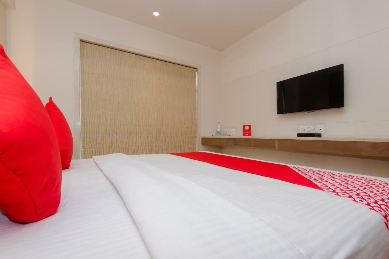 Grand Mookambika Hotel Navi Mumbai Eksteriør billede