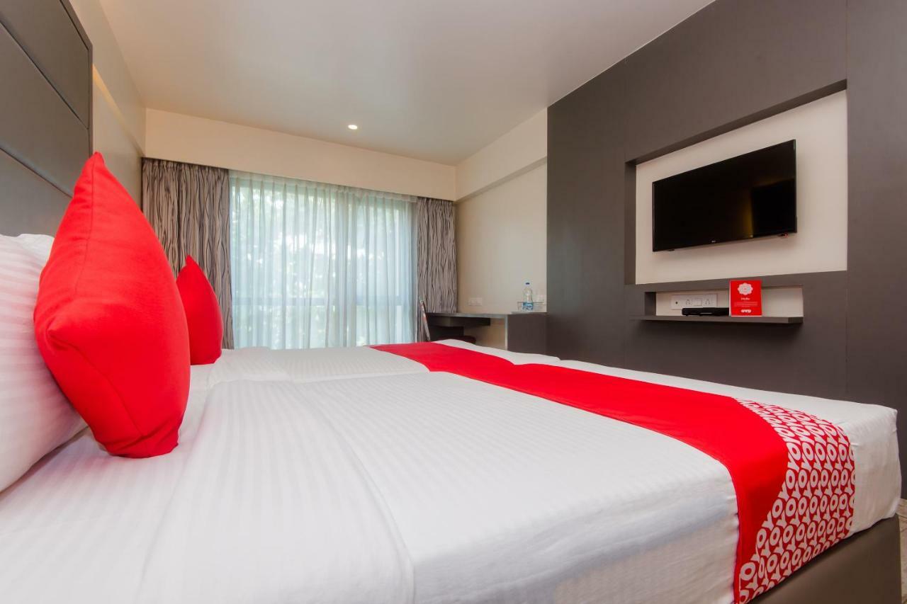 Grand Mookambika Hotel Navi Mumbai Eksteriør billede