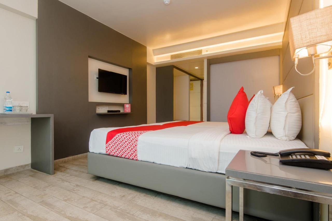 Grand Mookambika Hotel Navi Mumbai Eksteriør billede