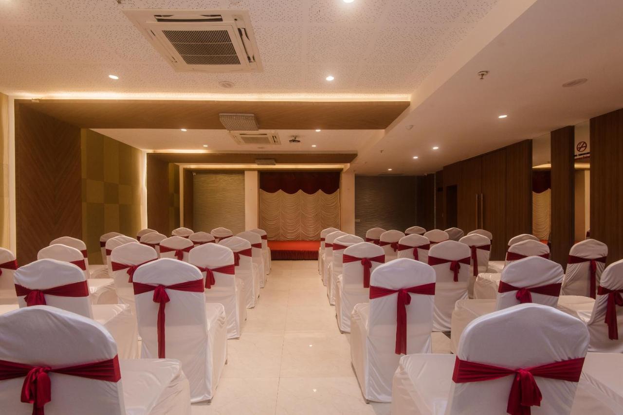 Grand Mookambika Hotel Navi Mumbai Eksteriør billede